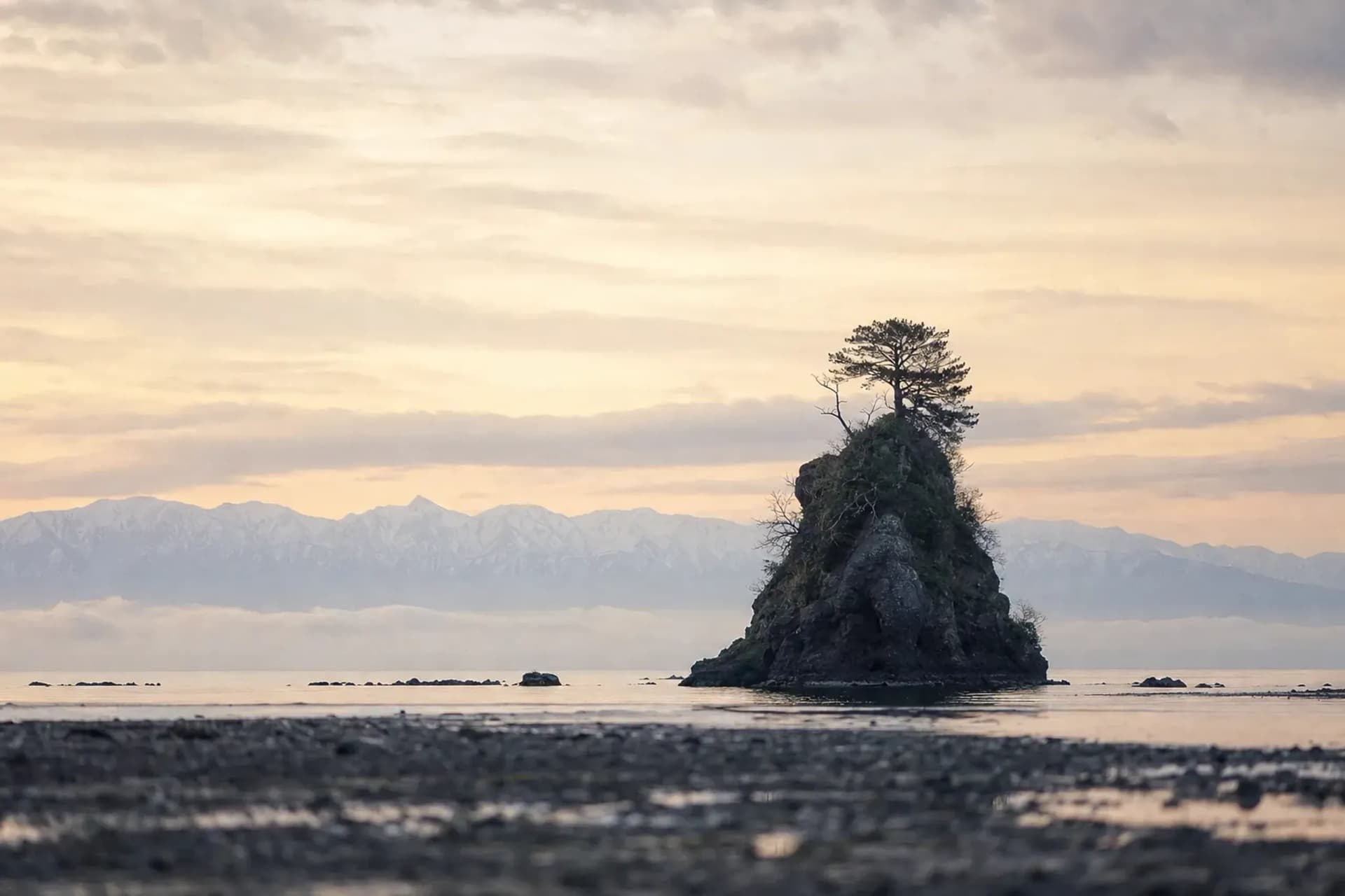 Summer at Amaharashi Coast: A View Found Nowhere Else