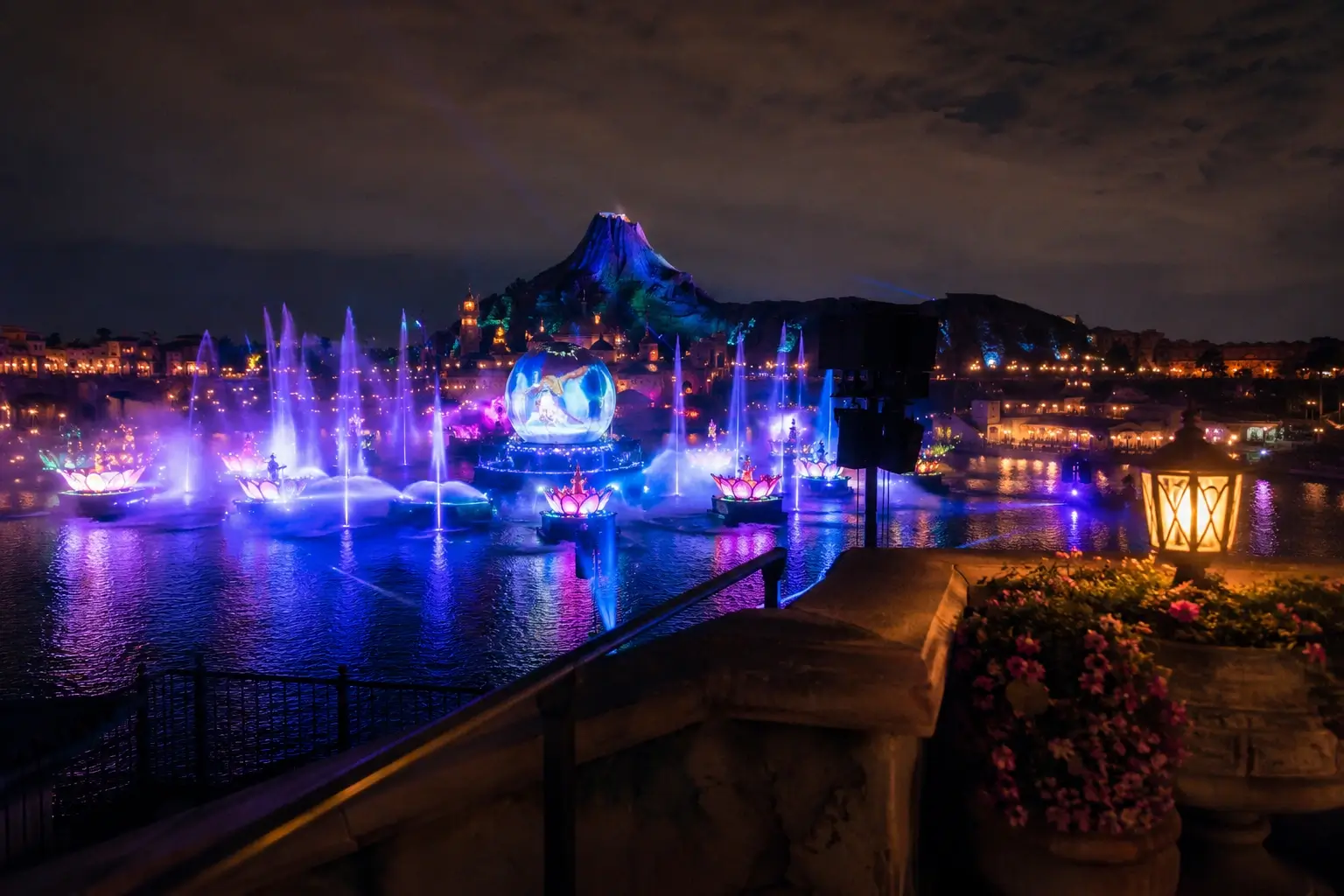 Tokyo Disney Resort VIP Evening: Sunset-to-Night Show Plan