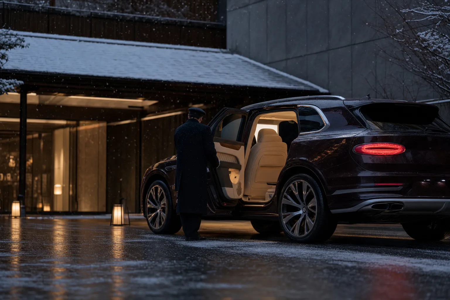 Bentley Bentayga EWB Azure, JAPAN ROYAL SERVICE, Osaka, Kyoto, Luxury Car Rental, Chauffeur Service, English-speaking Chauffeur, Luxury SUV, VIP Transport, Executive Travel, Spacious, Comfort, Prestige, British Craftsmanship, Urban Travel, Kansai, 2023 Model