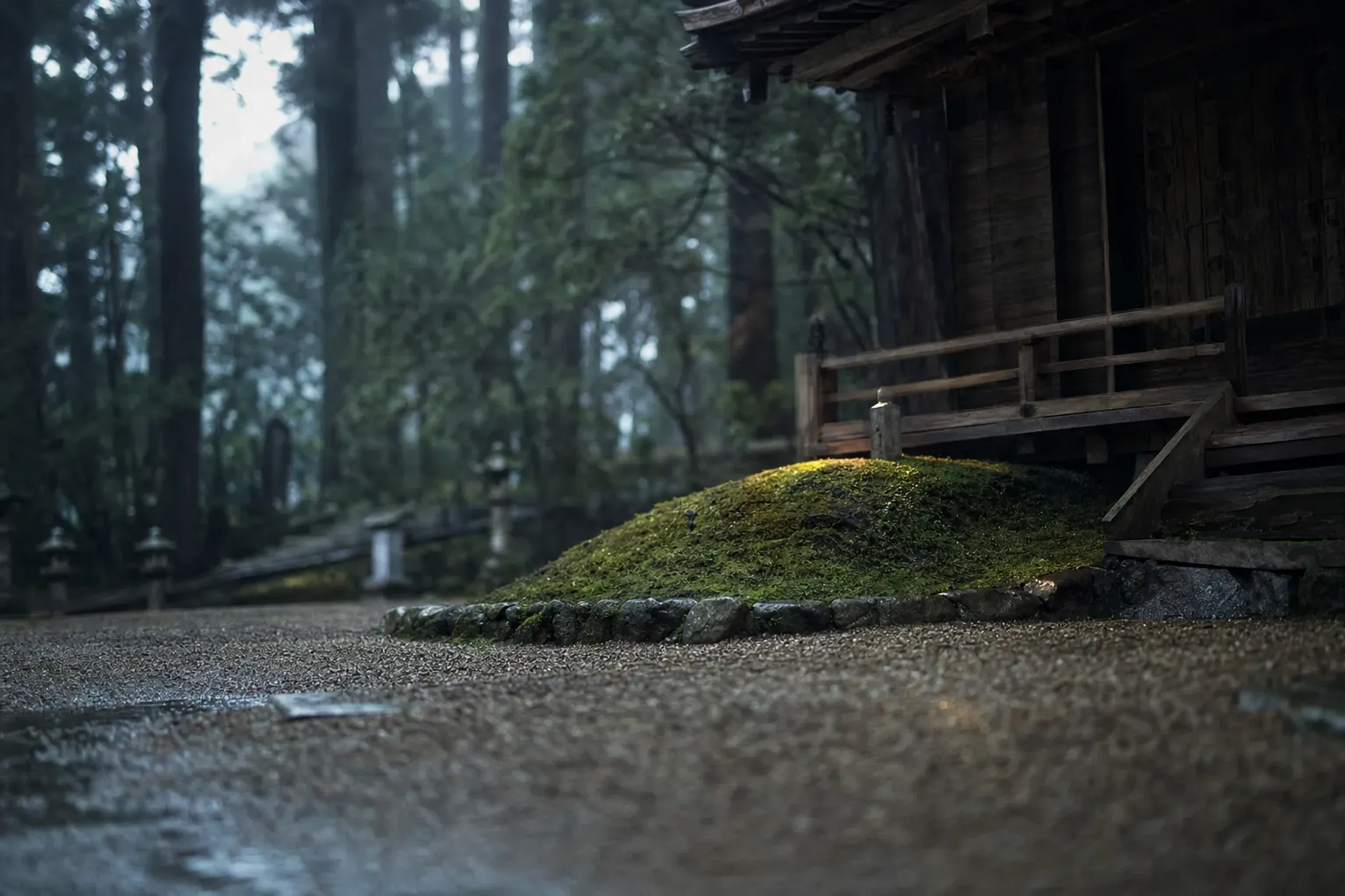 the ancient grave mound of Sugawara no Michizane beneath the main hall within the former Anrakuji grounds at Dazaifu Tenmangū