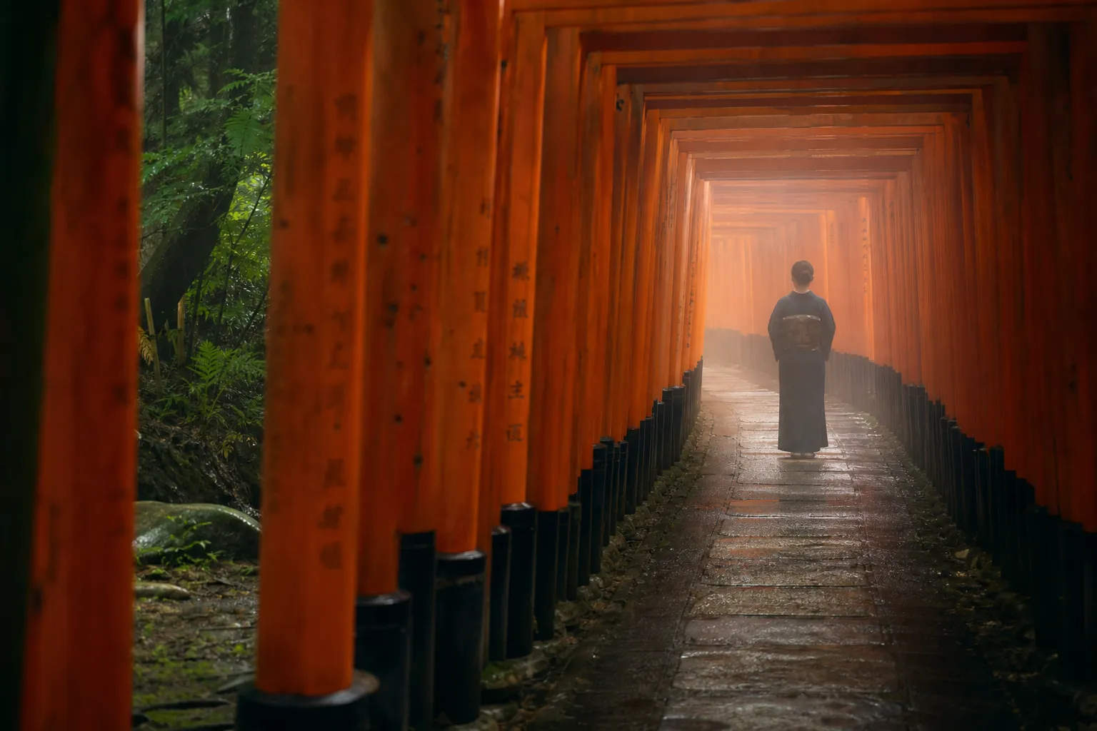 Fushimi Inari Taisha 2025: Complete Guide to the Vermilion Gates