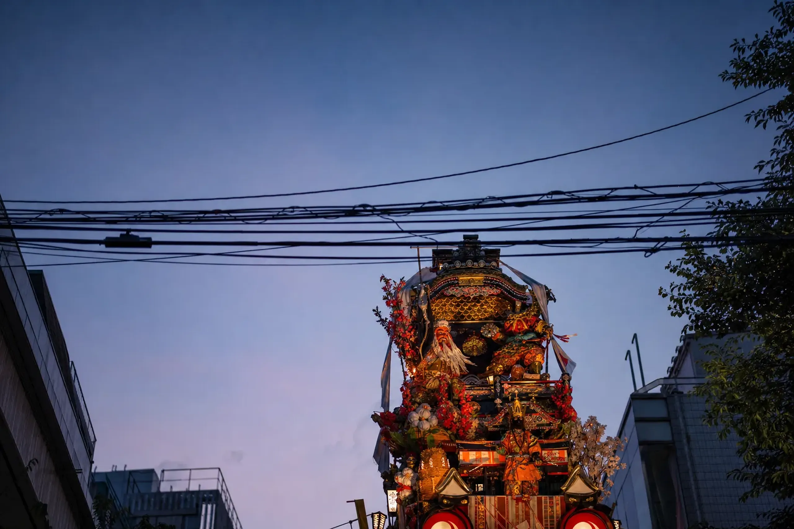 Accounts agree that Hakata’s floats were once far far taller—oft