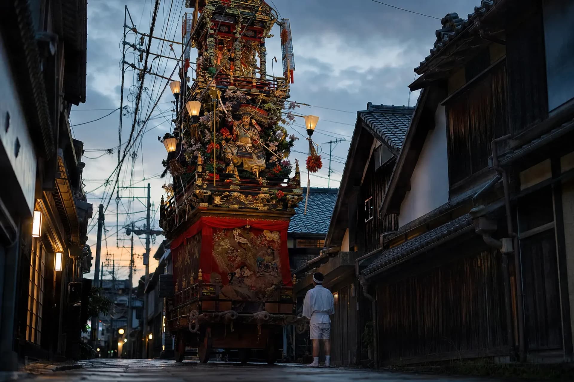 Split by Power Lines: Hakata's Yamakasa Floats