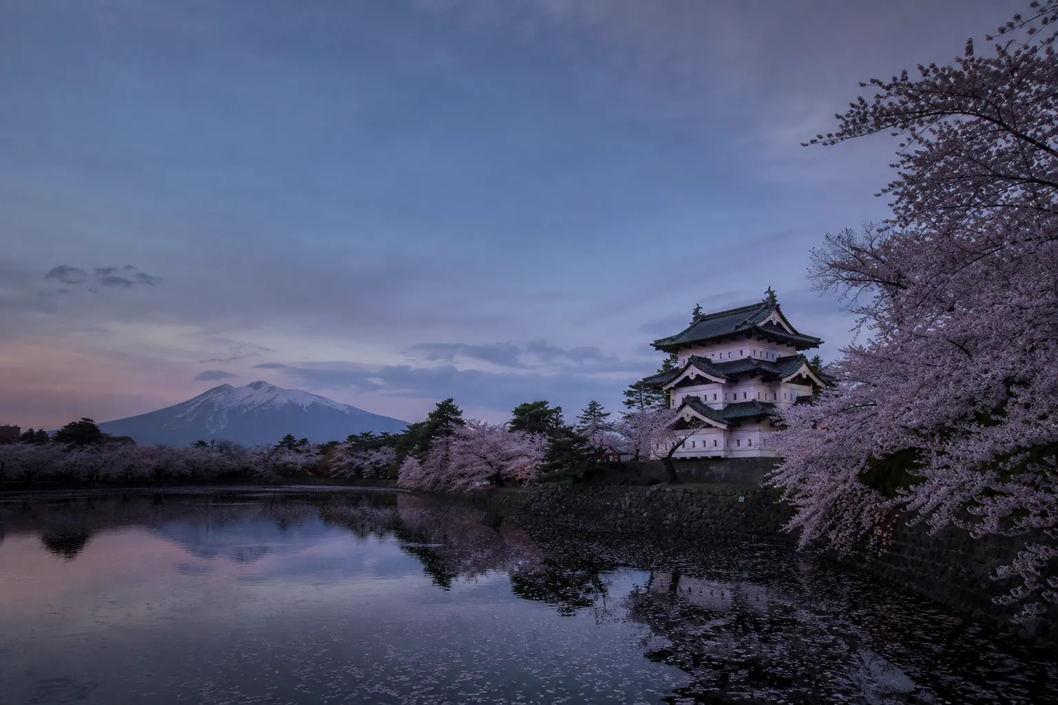 Hirosaki Castle (Hirosaki-jō), Aomori Prefecture — Hirosaki City