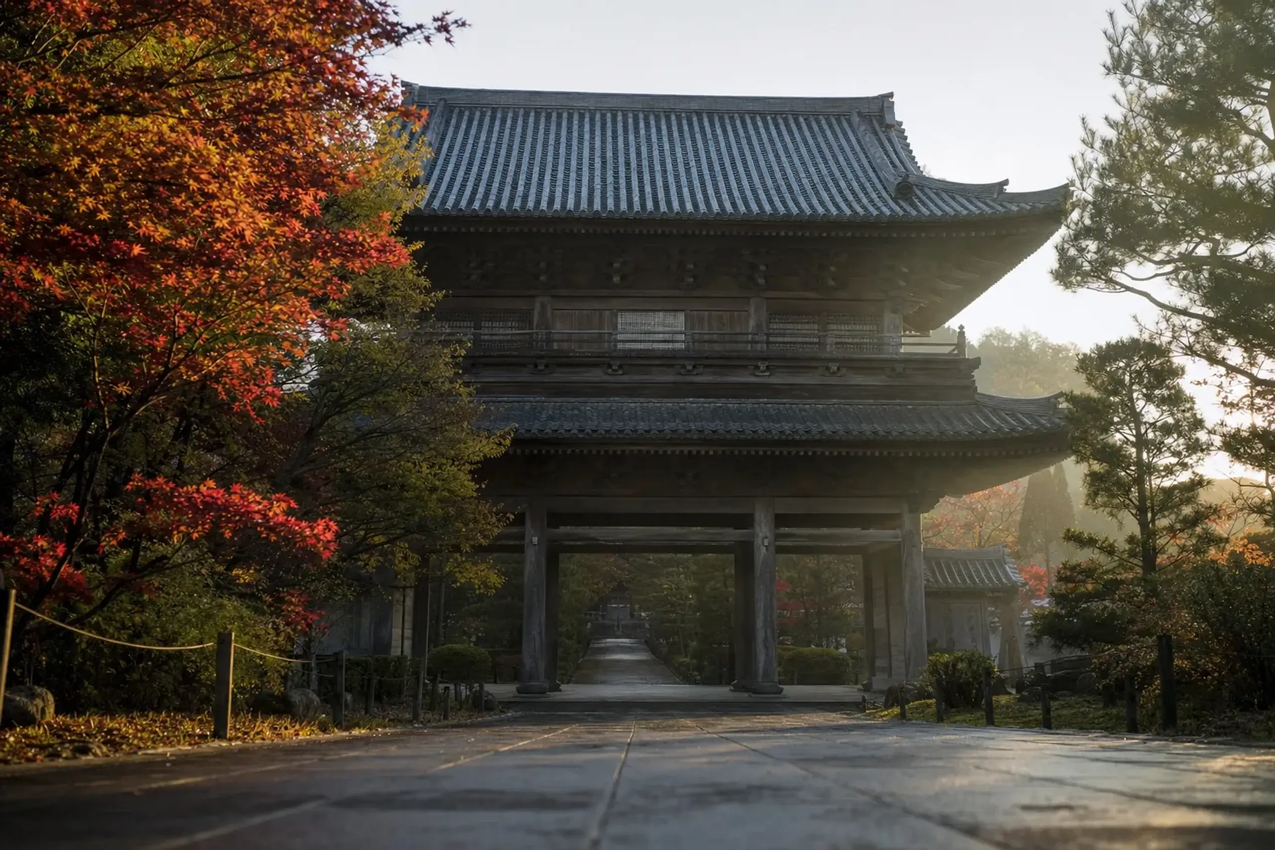 The Sanmon main gate of Kenchō-ji, the first-ranked temple of the Kamakura Gozan, seen through morning light