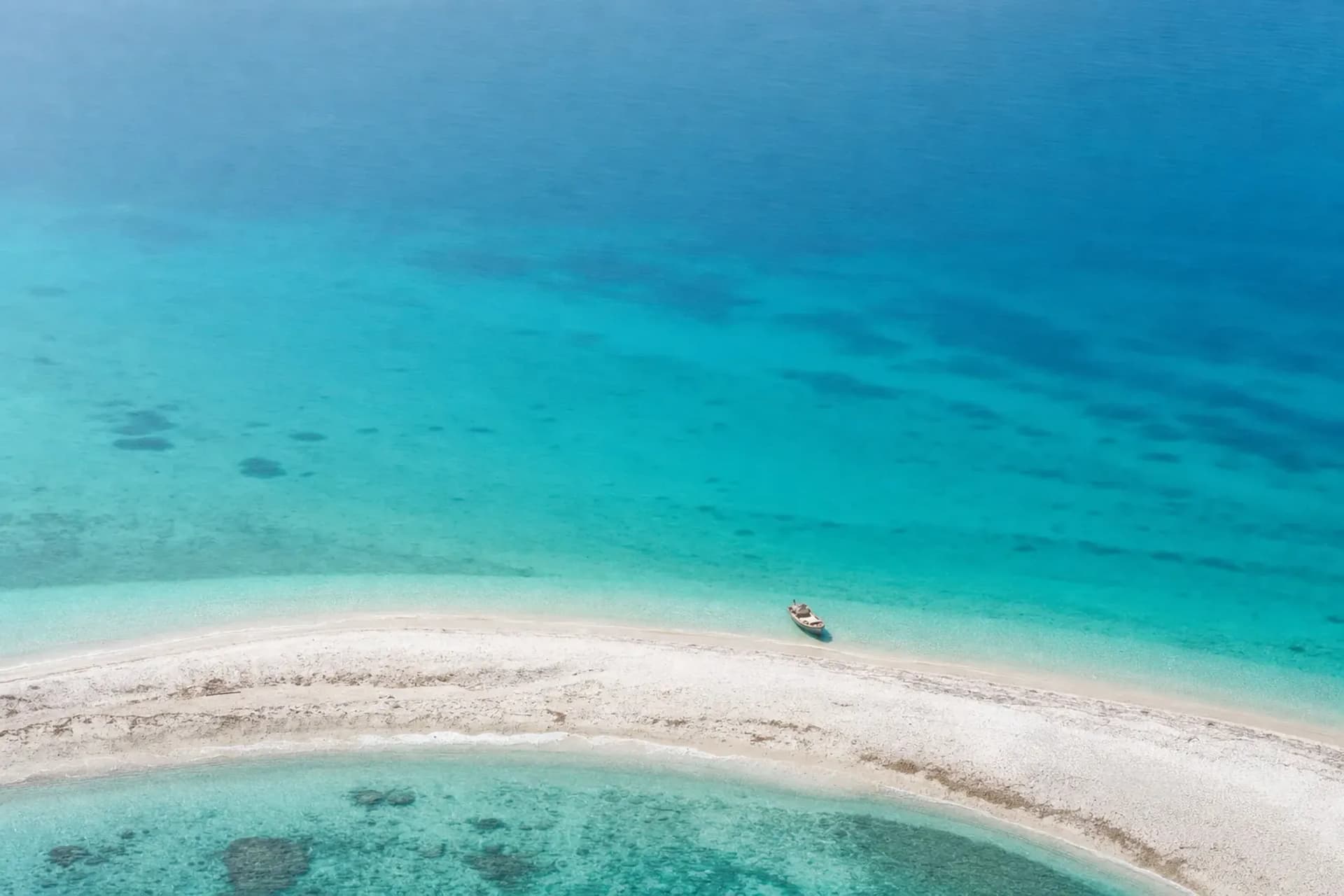 Kume Island: Okinawa's Quiet Sandbar Escape Beyond Naha