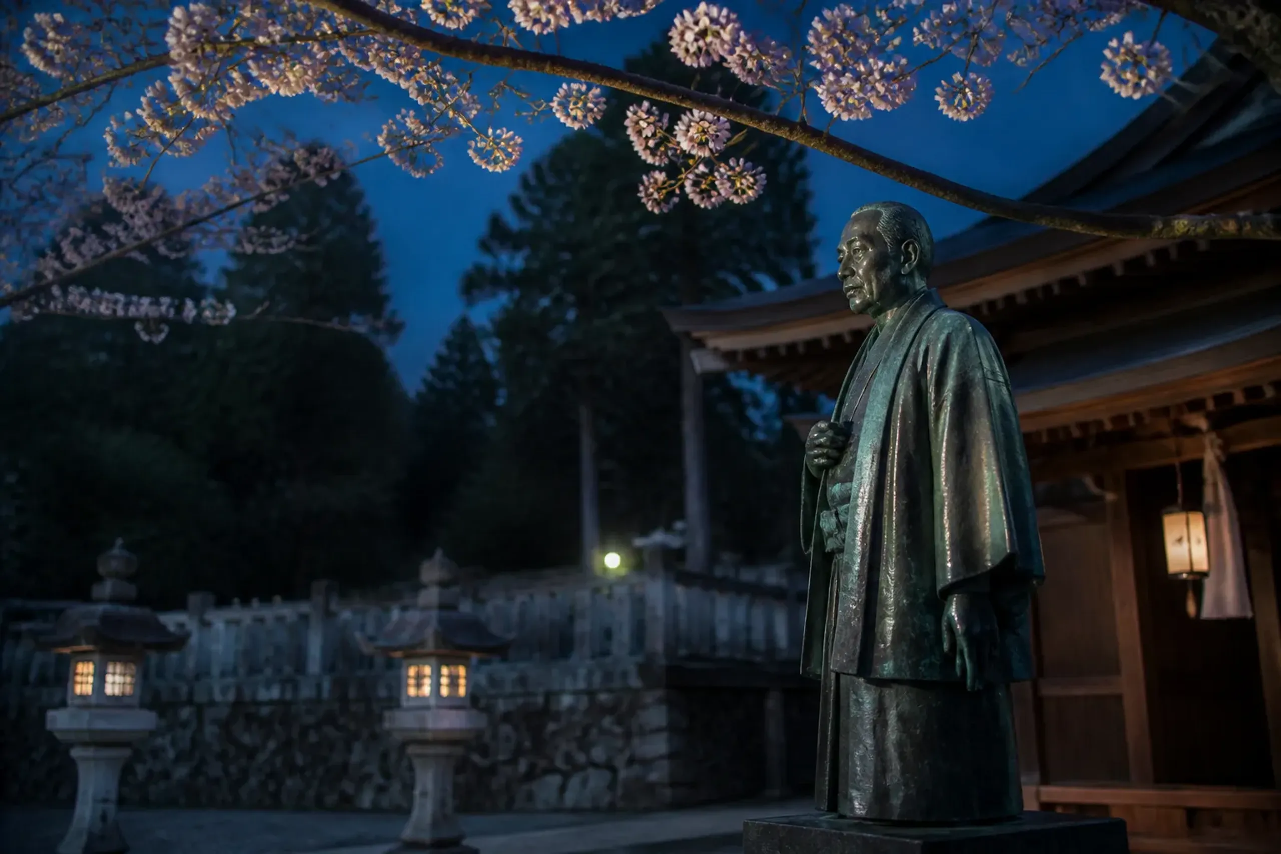 The bronze statue of Miura Senzaburō re-erected at Sakakiyama Hachiman Shrine in Akitsu