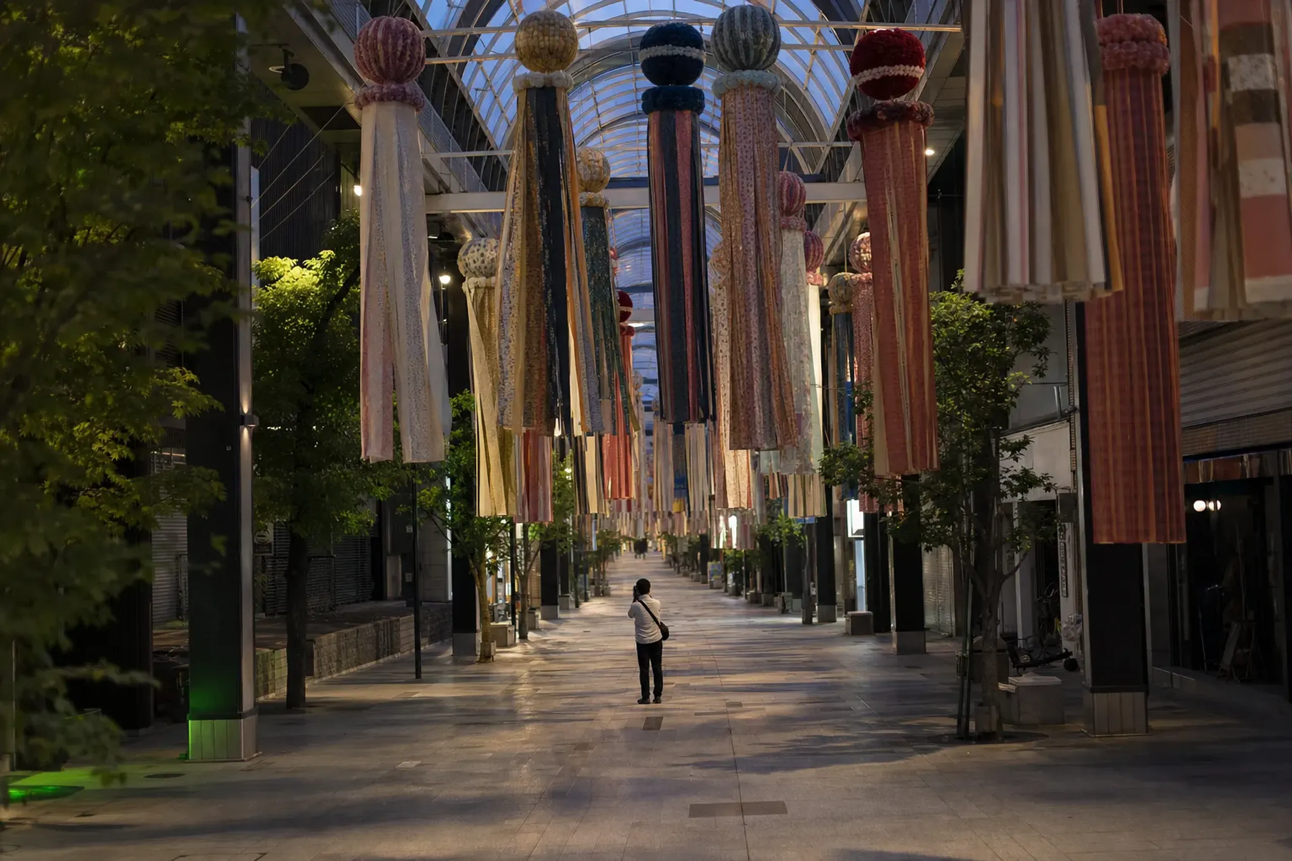 If you care about photography, arrive early. The pedestrian