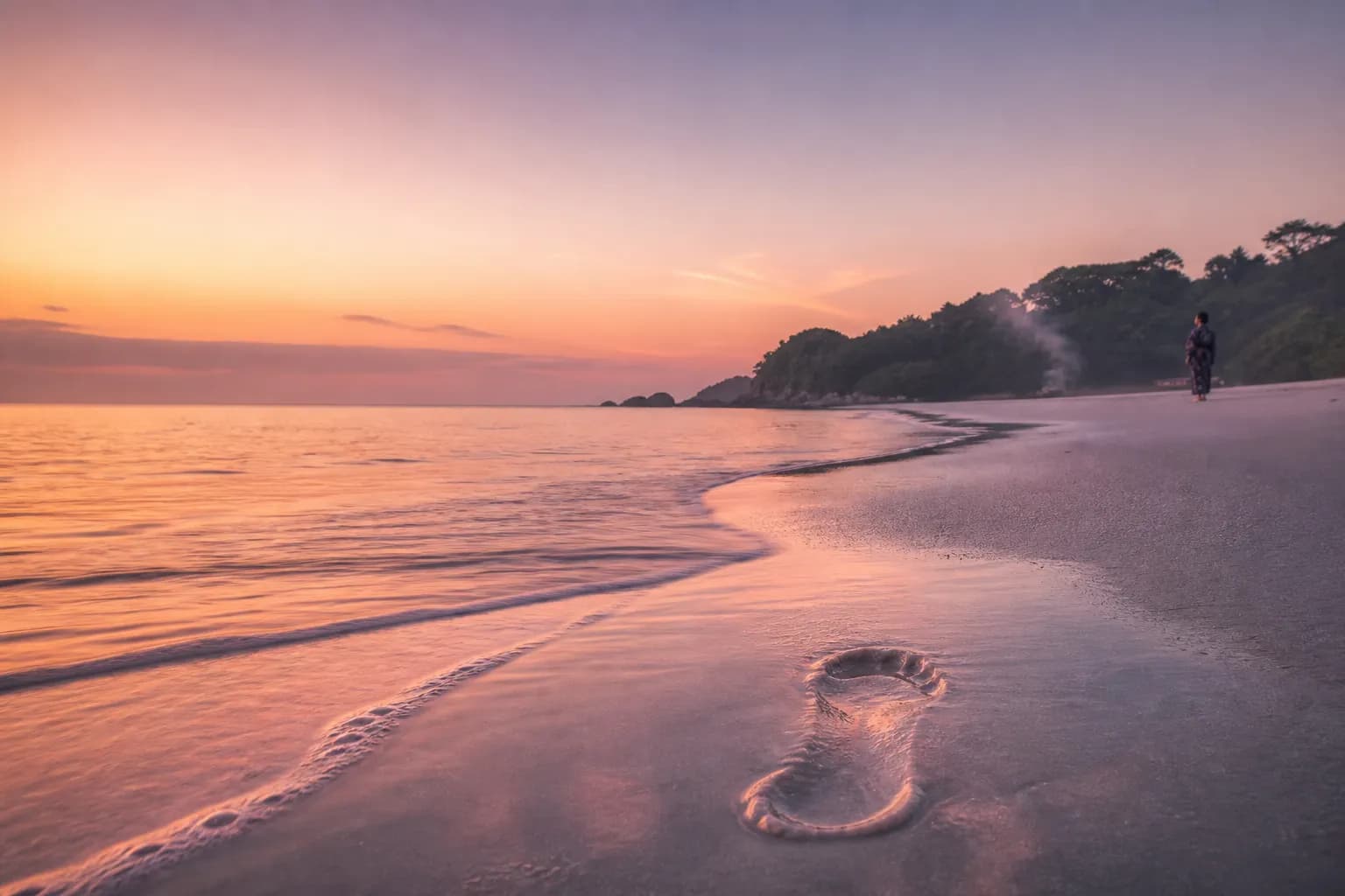 Shirahama Beach Guide, Japan: White Sand, Onsen Nights, And Quiet Luxury In Wakayama