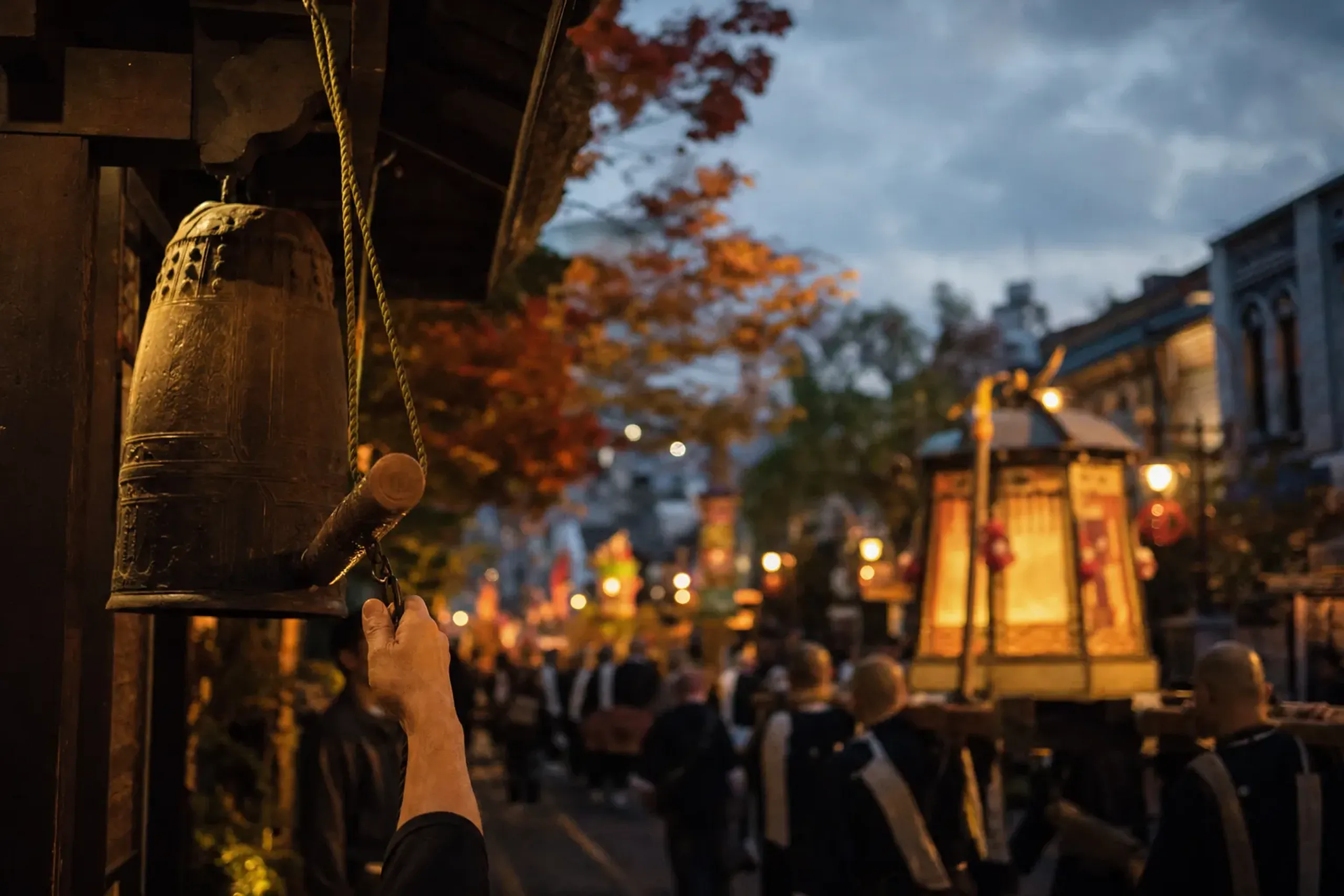 You will hear bells first. Then gongs. A local tourism