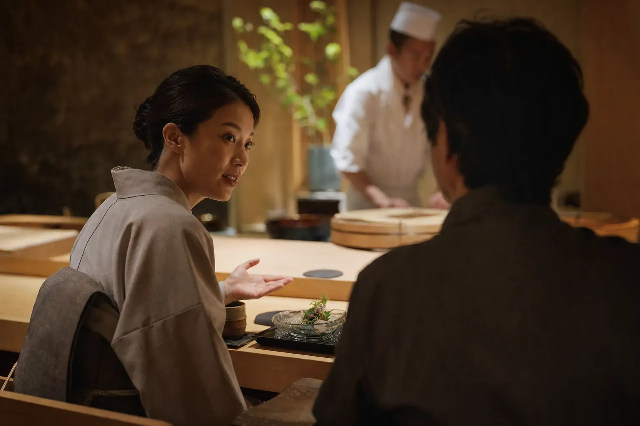 At a counter, a cultural interpreter guide changes what you