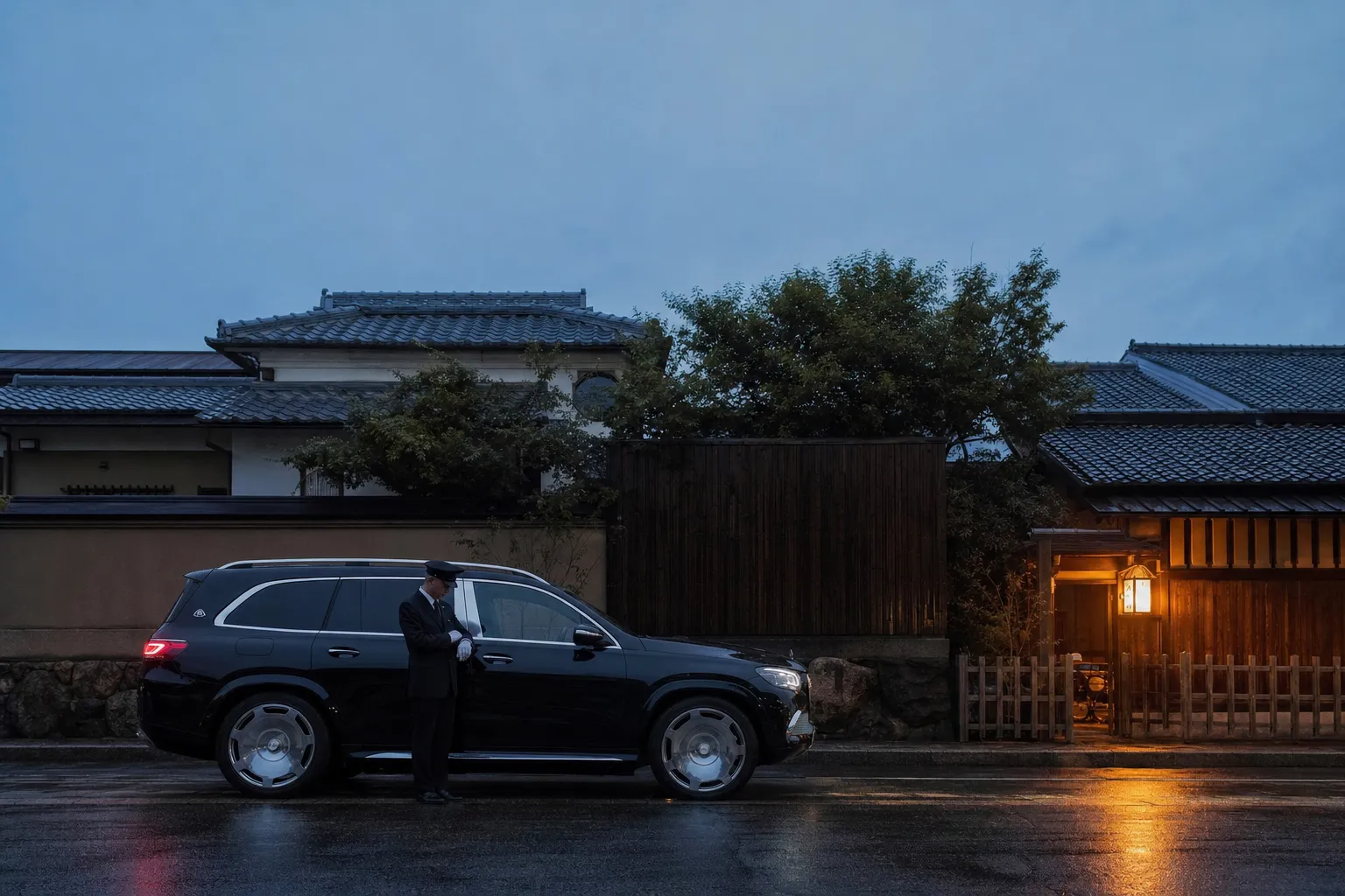 Mercedes-Maybach GLS, Kyoto, Luxury, Space, English Chauffeur, ultra-luxury SUV, exclusive use, Nara, special conditions, discerning clients, refined comfort, performance, spaciousness, professional chauffeur ,japan royal service ,JRS