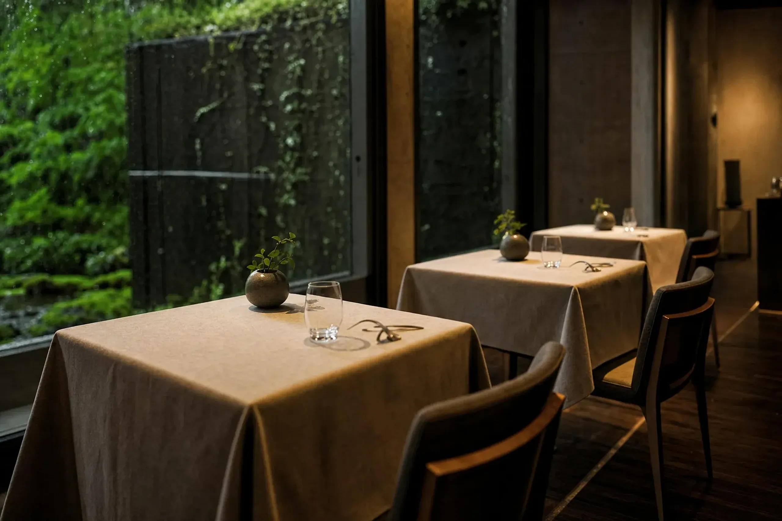 The dining room at Jean-Georges at The Shinmonzen, its composed table settings arranged for quiet conversation rather than spectacle