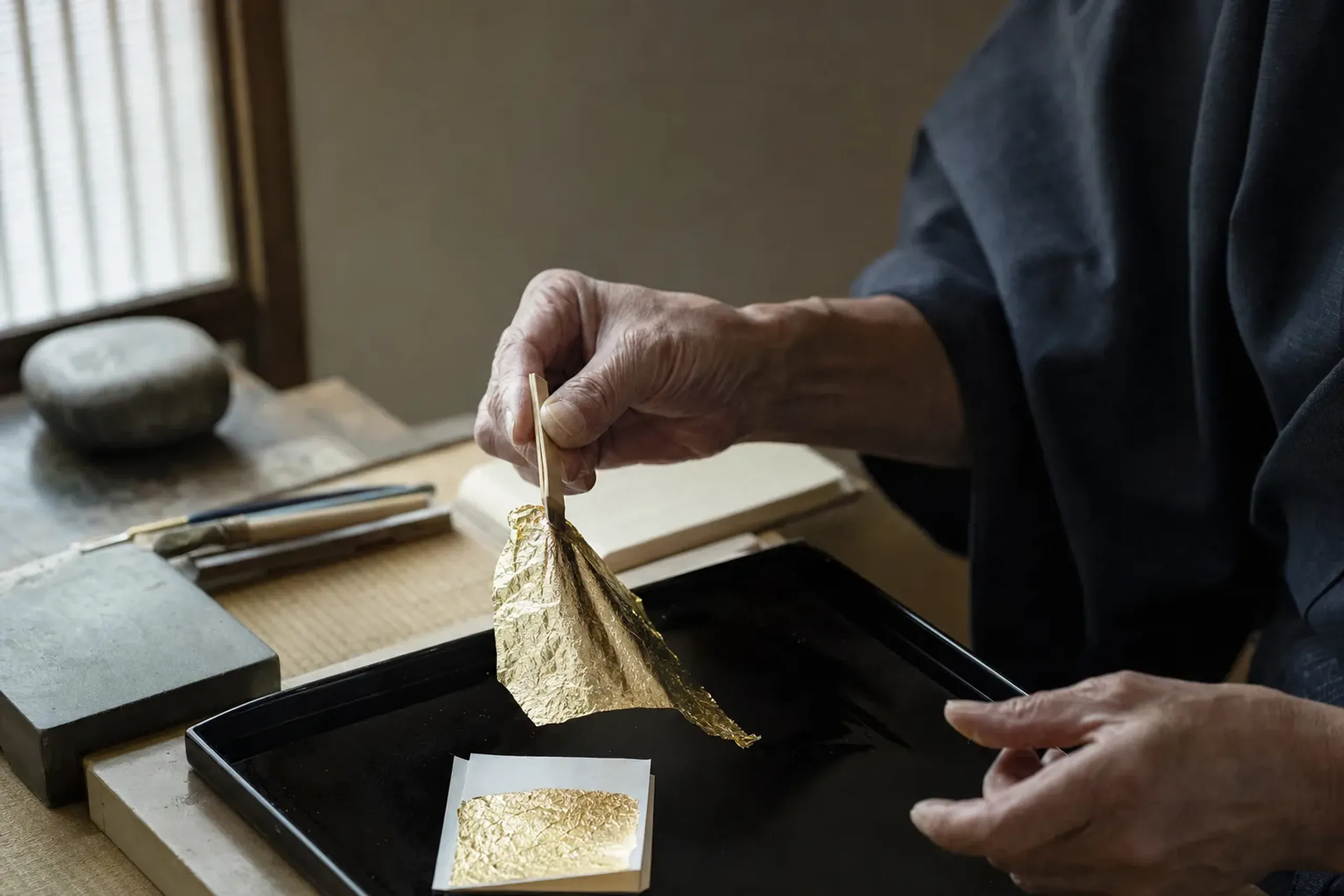 For gold leaf, the Kanazawa official travel guide lists an