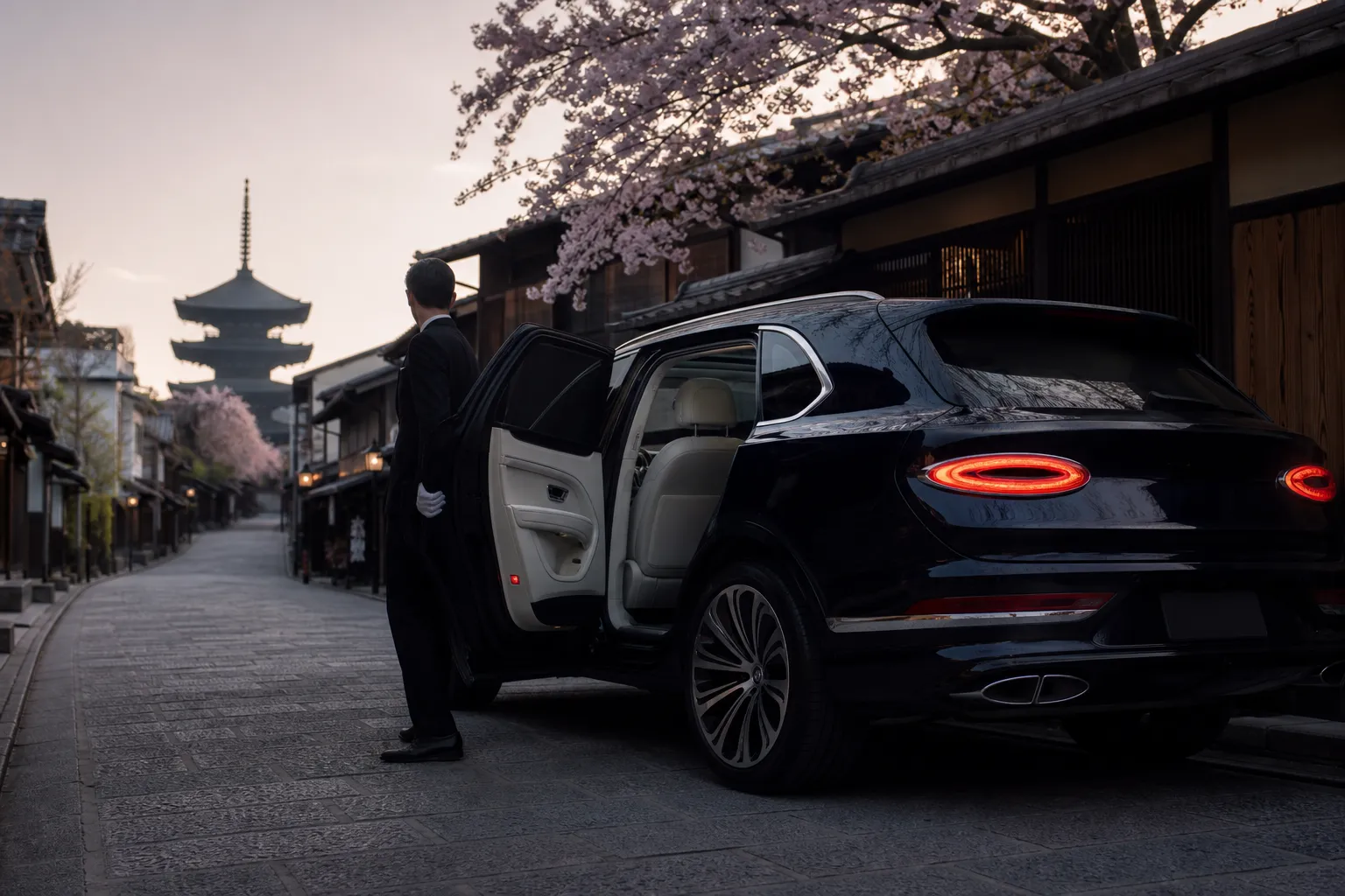 Bentley Bentayga EWB Azure, JAPAN ROYAL SERVICE, Osaka, Kyoto, Luxury Car Rental, Chauffeur Service, English-speaking Chauffeur, Luxury SUV, VIP Transport, Executive Travel, Spacious, Comfort, Prestige, British Craftsmanship, Urban Travel, Kansai, 2023 Model